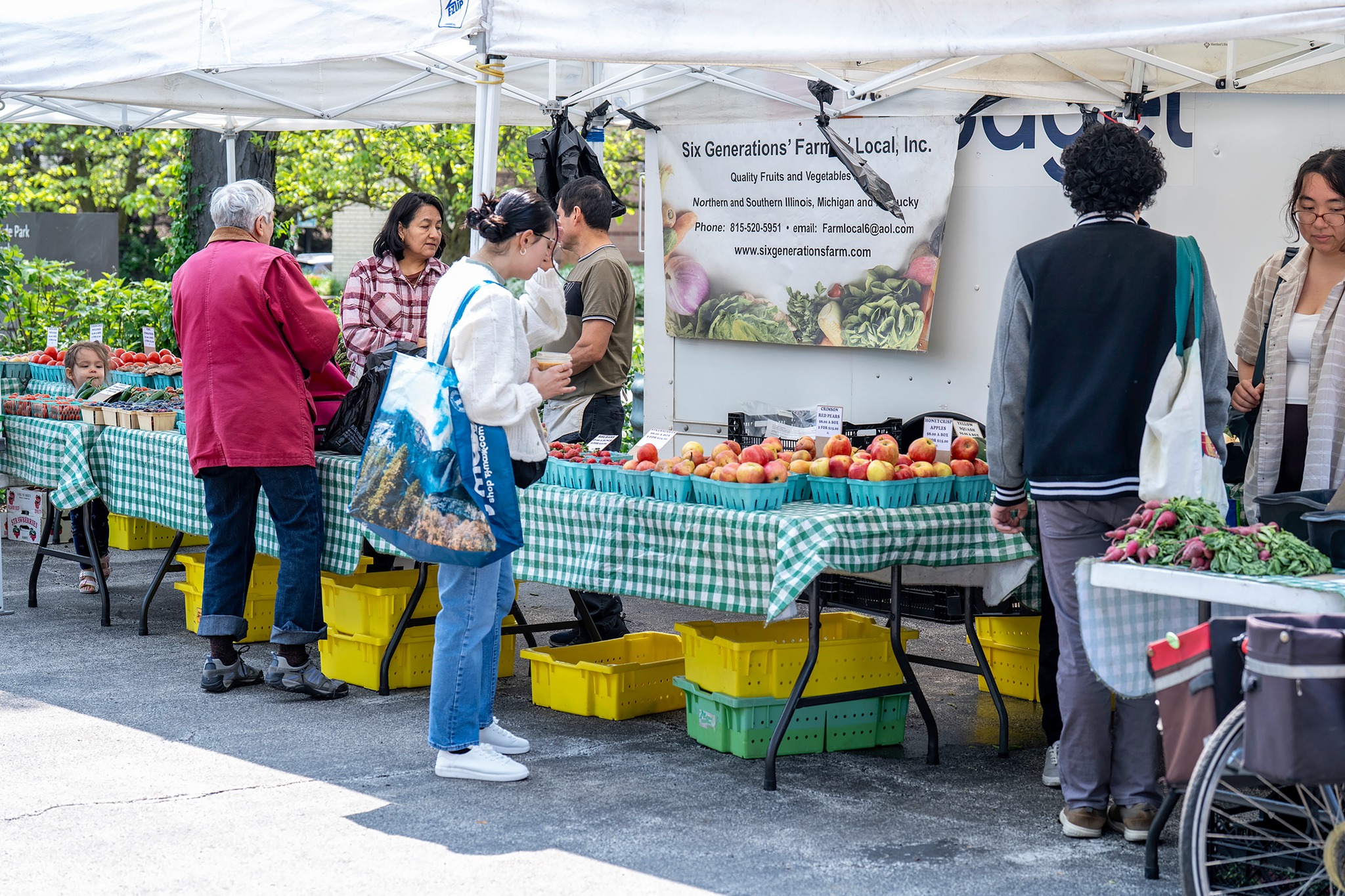 Discover Hyde Park. Hyde Park Farmers Market
